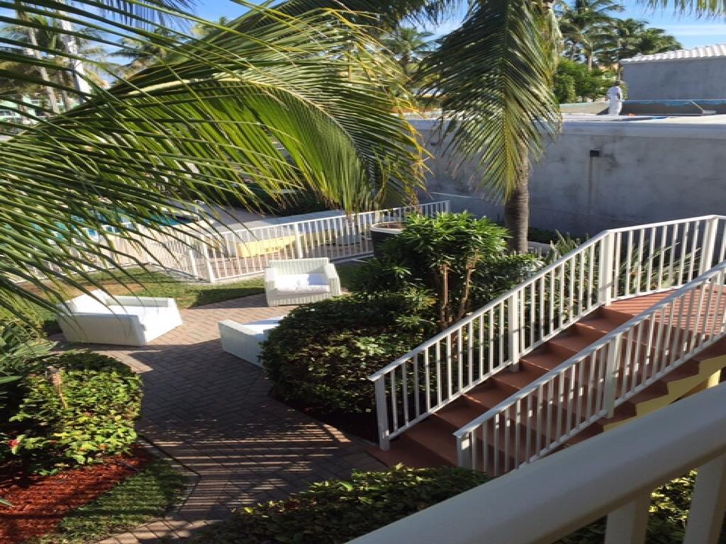 Luna Paradise By The Sea Lejlighedshotel Lauderdale-by-the-Sea Eksteriør billede