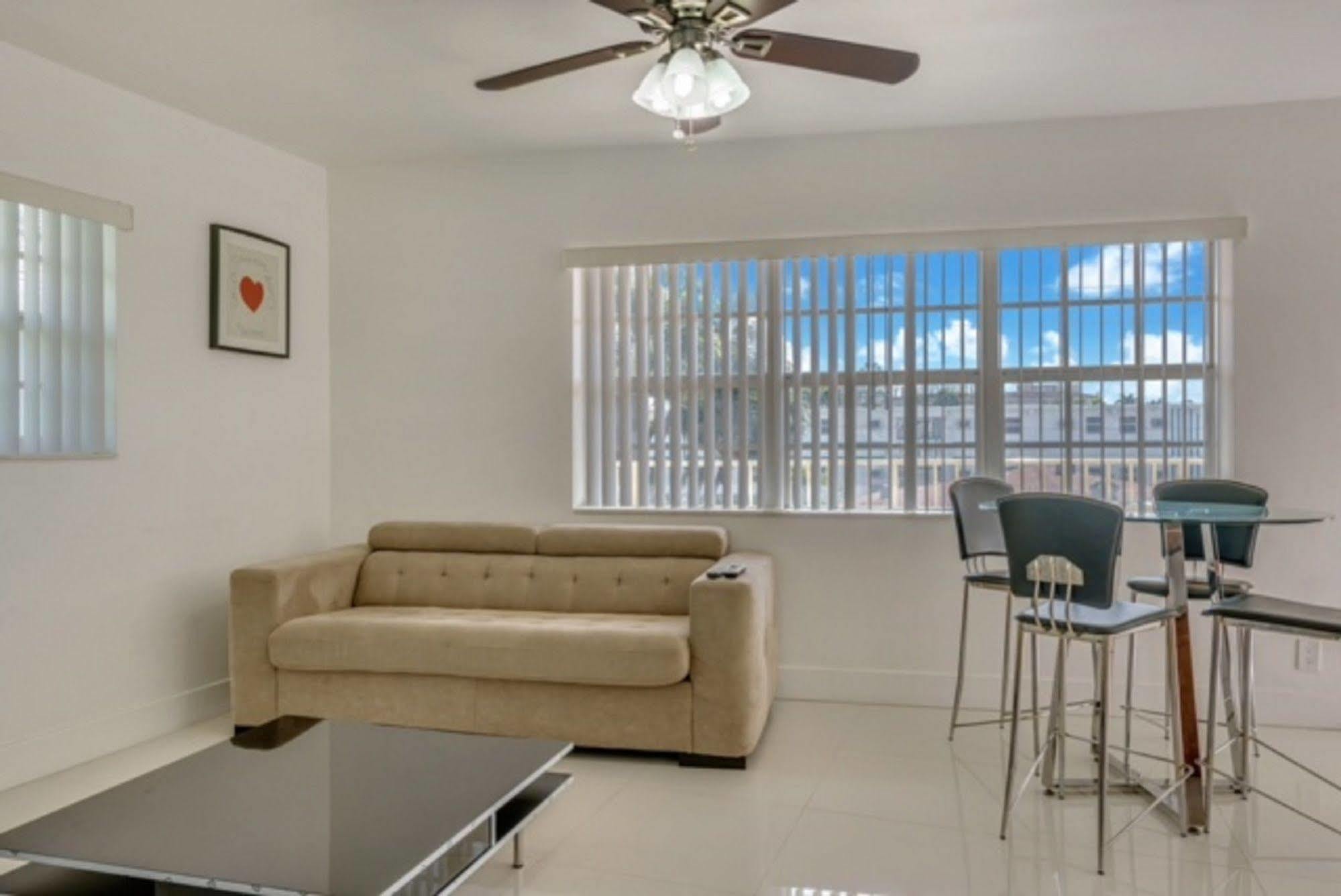 Luna Paradise By The Sea Lejlighedshotel Lauderdale-by-the-Sea Eksteriør billede